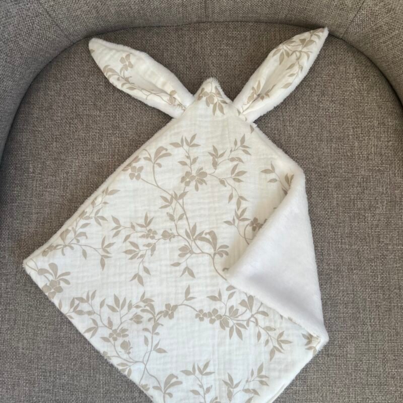 Doudou lapin motif Linora - Fait main